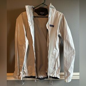 Patagonia Women’s White Torrentshell 3L Raincoat